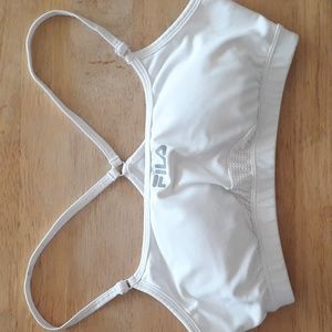 NWOT Size Small Fila Wirefree Sports Bra J109